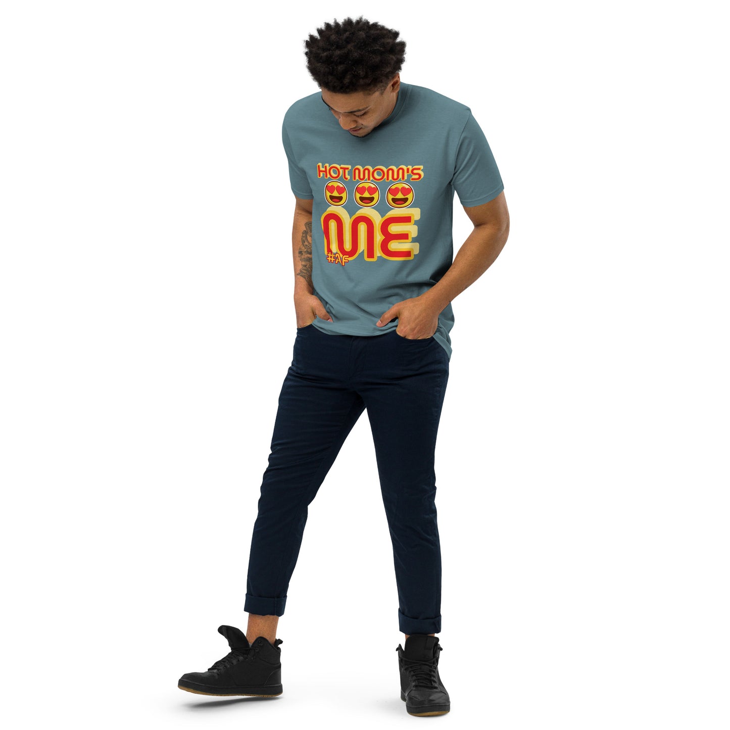 AF HOT MOMS LOVE ME Men’s premium heavyweight tee