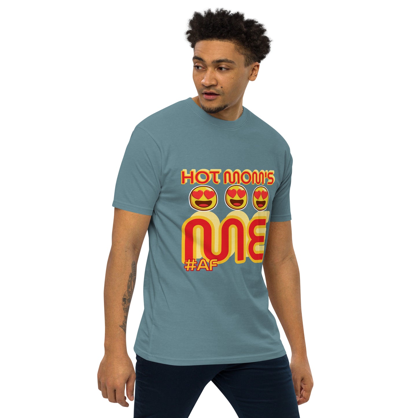 AF HOT MOMS LOVE ME Men’s premium heavyweight tee